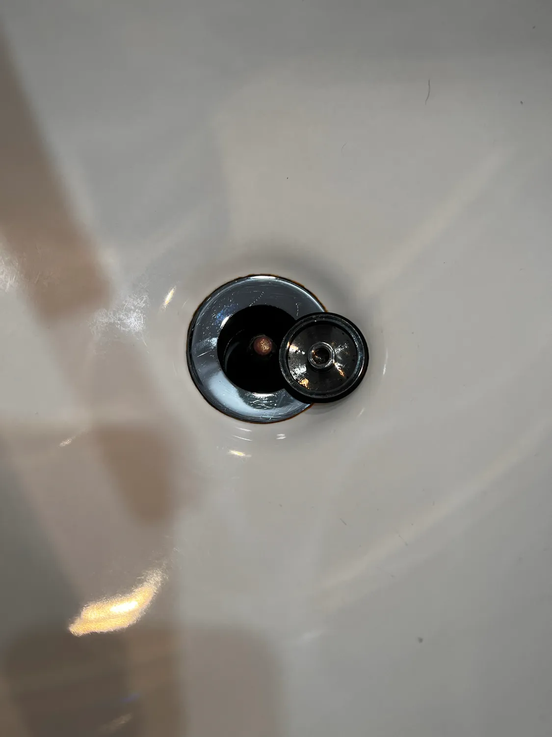 Laundry tub with stains after cleaning