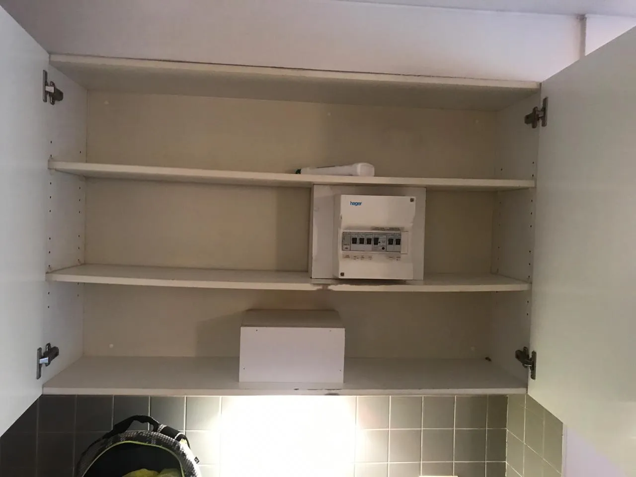 Cabinet shelves after cleaning