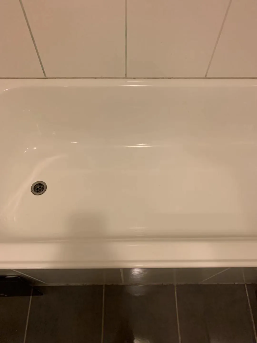 Bathtub after cleaning