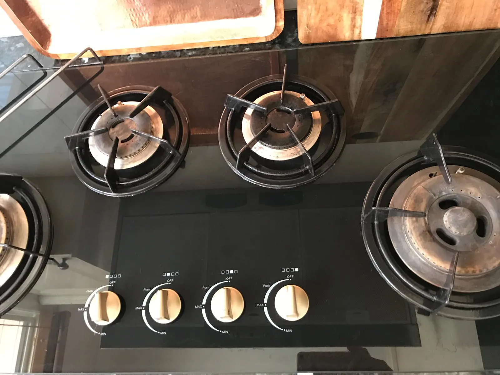 Gas cooktop 4 burner after cleaning