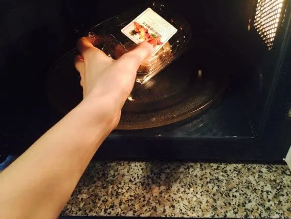 How to Clean a Microwave &#8211; 7 Super Hacks to Make it Sparkle