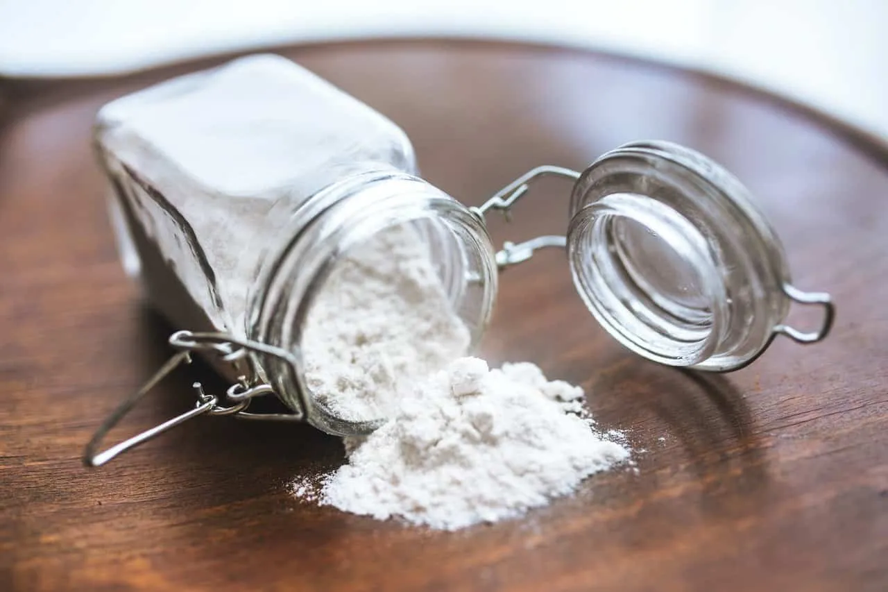 20 House Cleaning Tricks with Baking Soda